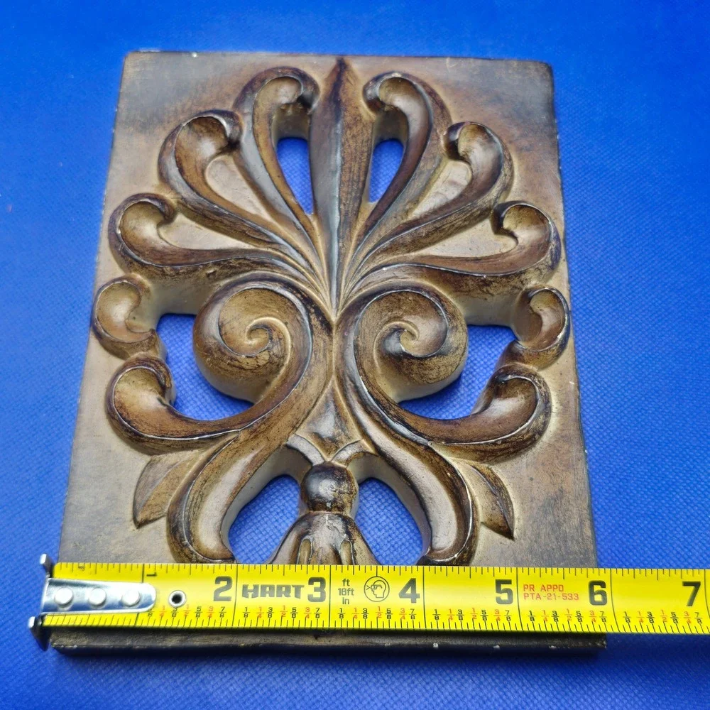 Vintage Style Scrollwork Wall Plaque Antiqued Bronze Fleur De Lis Decor 8.5x6.25